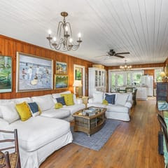 Hobie’s Hangout | Oceanfront Isle of Palms Beach House