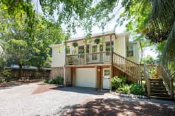 Hobie’s Hangout | Oceanfront Isle of Palms Beach House