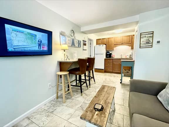 Cozy Corner 107" 2BR Isle of Palms Corner Rental Walk to Beach