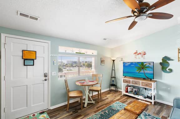 Beach Vibes 204" | 1BR Isle of Palms Condo w Ocean Glimpse