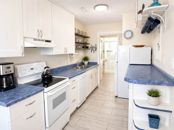 Home Sweet Home 103" | 1BR Isle of Palms Rental Walk to Beach - Image 4
