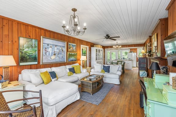 Hobie’s Hangout | Oceanfront Isle of Palms Beach House