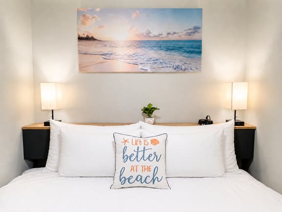 Ocean Inn 101"  | 2BR Isle of Palms Rental –Steps to the Beach - Image 1