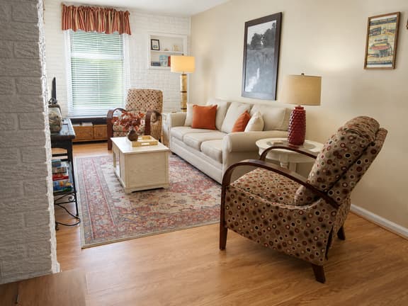 Easy Breezy 102" | 2BR Isle of Palms Rental -Easy Walk to Beach - Image 1