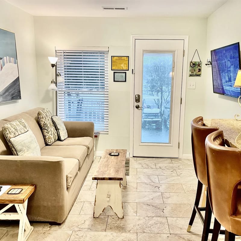 Cozy Corner 107" 2BR Isle of Palms Corner Rental Walk to Beach